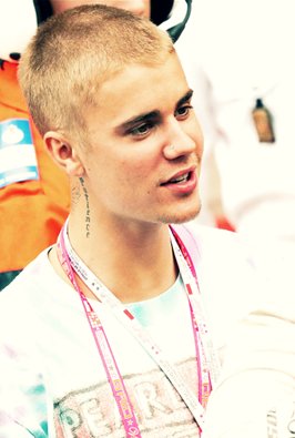 V0TEFORBIEBERR's tweet photo. RT PARA VOTAR NO JUSTIN
BELIEBERS DANGEROUS #ARIASJUSTINBIEBER https://t.co/k3432JFRa8