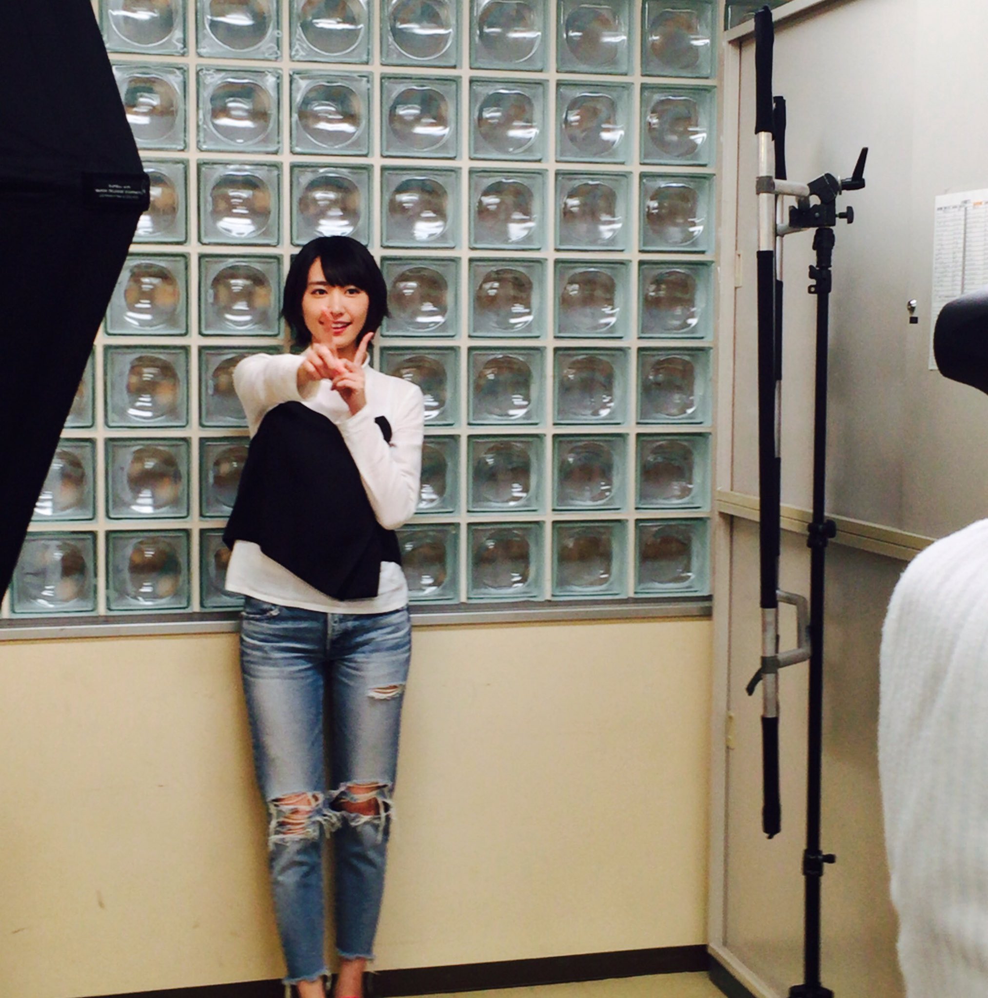 レプロartist No Twitter 新垣結衣 あと2日 10月25日火曜よる10時 は 逃げ恥 第3話放送 撮影合間に取材もして頂いております 予告付き恋ダンス動画も大好評 T Co Abbrh1w8hp 新垣結衣 ガッキー レプロ 逃げ恥 火曜よる10時