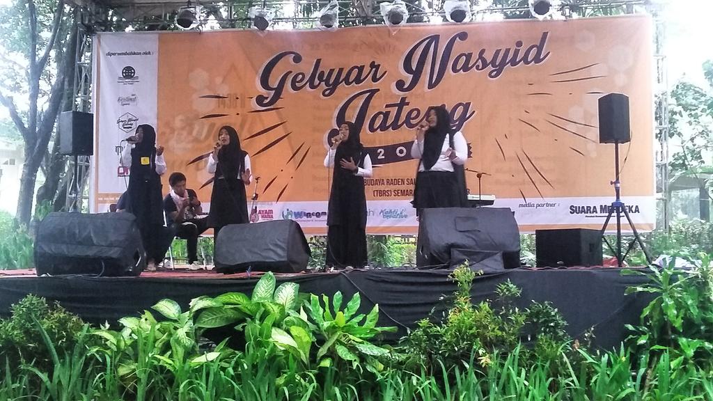 annjateng's tweet photo. Gebyar Nasyid Jateng @ TBRS Semarang 23 Okt 2016 https://t.co/SG6oW3VfWs
