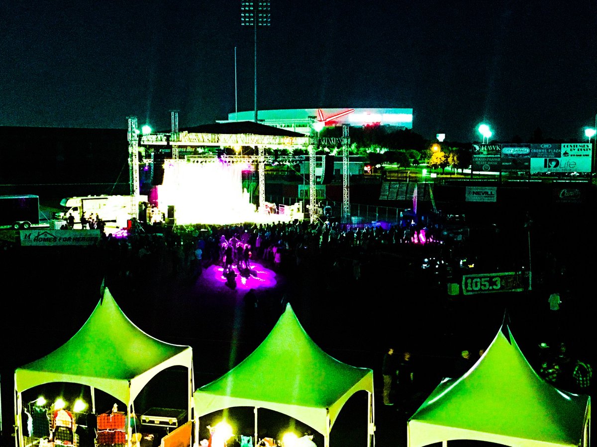 gjspittle's tweet image. Amazing night thanks to our amazing listeners. You are awesome teammates. Thank you for partying with us at #Fantober!