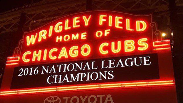 WrigleyBlog's tweet photo. The #WrigleyField Marquee 

(it's been awhile) https://t.co/eZWEWOUd8G