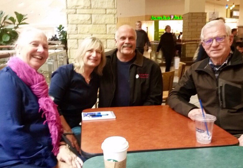 veritasink's tweet photo. #Oregon voters meeting up to get info, literature and get the word out on @Evan_McMullin! Go #Oregon! #writeinevan https://t.co/2rVouwxen8