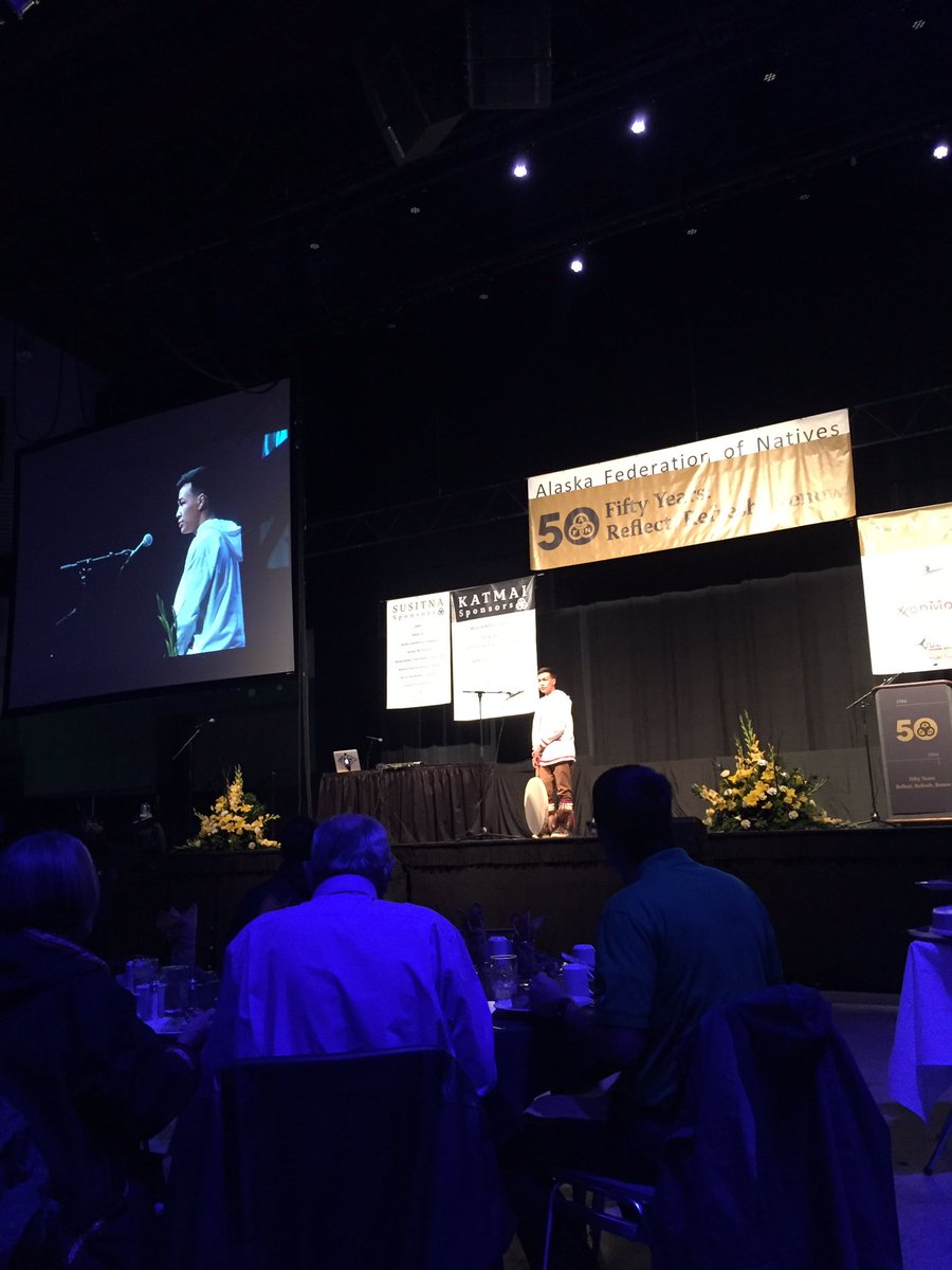 ArcticDaazhraii's tweet photo. Byron! Quyana for your positive message! #isingyoudance #AFN2016 https://t.co/87sFbf4X2F
