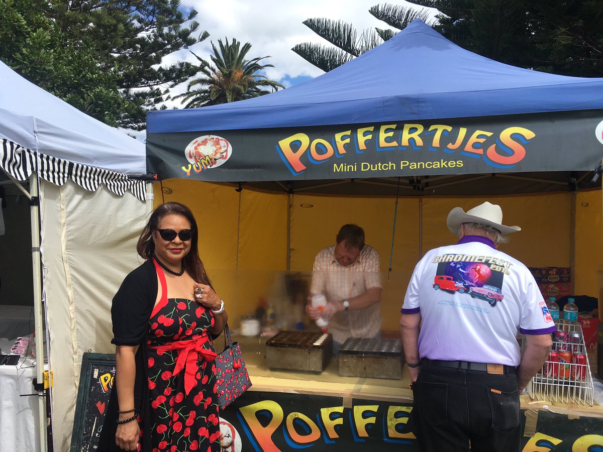 JasinGee's tweet photo. The Dutchie @Talk2Cleo even found some goddam Dutch food here!! #Chromefest https://t.co/5uVulBxkJ4