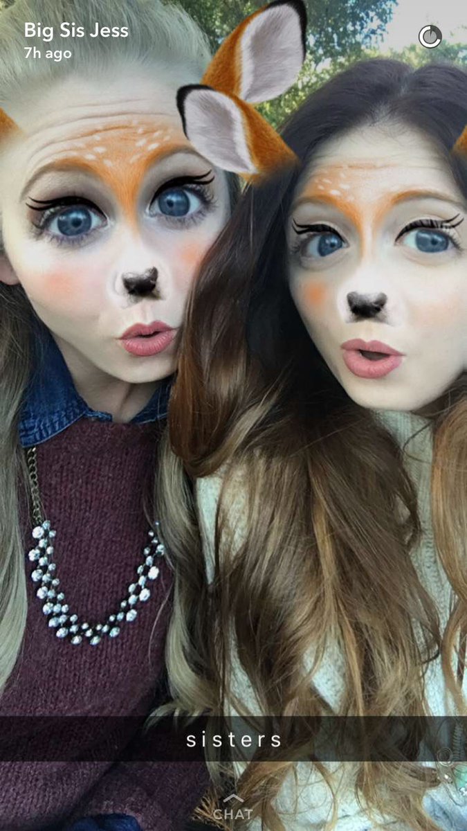 JordoHam's tweet photo. just in case you didn't know we are sisters. Look at them baby blues https://t.co/2jso5Xu2er