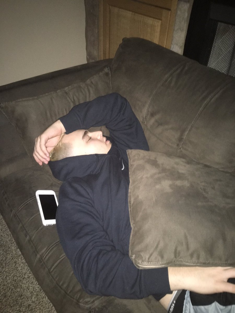 lillostvdos's tweet image. This man shlump lol