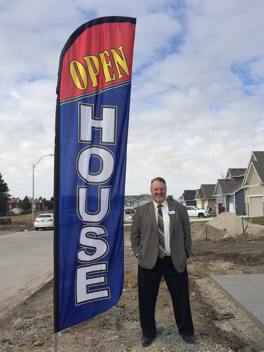 goteamgarrison's tweet photo. #openhouse 1708 Lowell in granger #sundayfunday #goteamgarrison https://t.co/5NHwXOZCG8