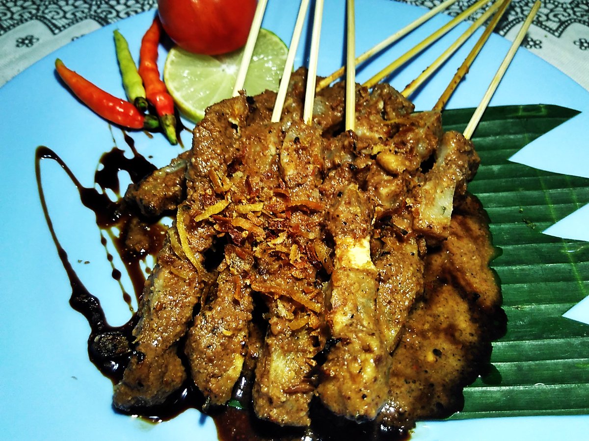 satetahu_pgiant's tweet photo. @satetahu_pgiant dengan Bumbu Kacang.... hmmm delicious :9 #SateTahu #Situbondo #KulinerJakarta https://t.co/IvMRBclSL3