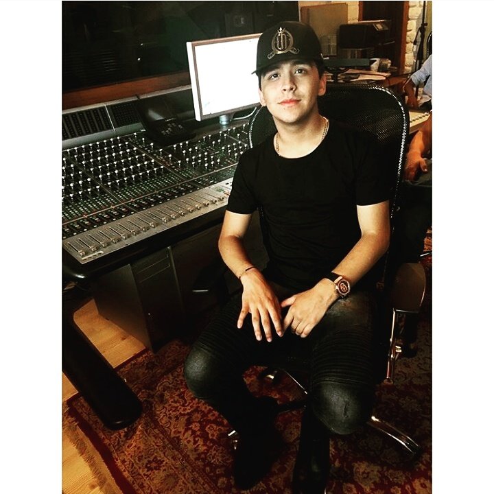 AranzaA01's tweet photo. Siempre Tendras Mi Apoyo Flaco.😏😍😍 #EsperoElDiscoConAncias😏😍 #JG✔ Teamo😍 @_christiannodal https://t.co/fIx5Fh4CYK