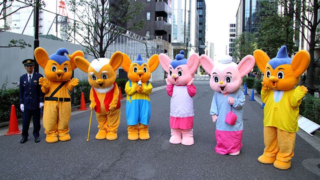 nleadacchan's tweet photo. これは今のところ劇レアですか？　ピーポくん一家を勝手に取材してきました #日本橋・京橋まつり https://t.co/Tn9KJWDPYw
