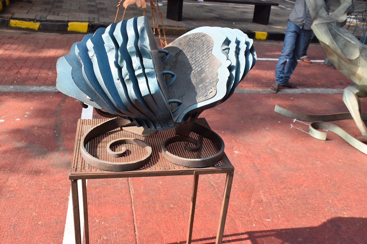 AUThackeray's tweet photo. Weekend Pedestrian Art Gallery at Kala Ghoda has started from this morning! Tweeps, do walk by! You'll like it! https://t.co/R5Pabalnh8