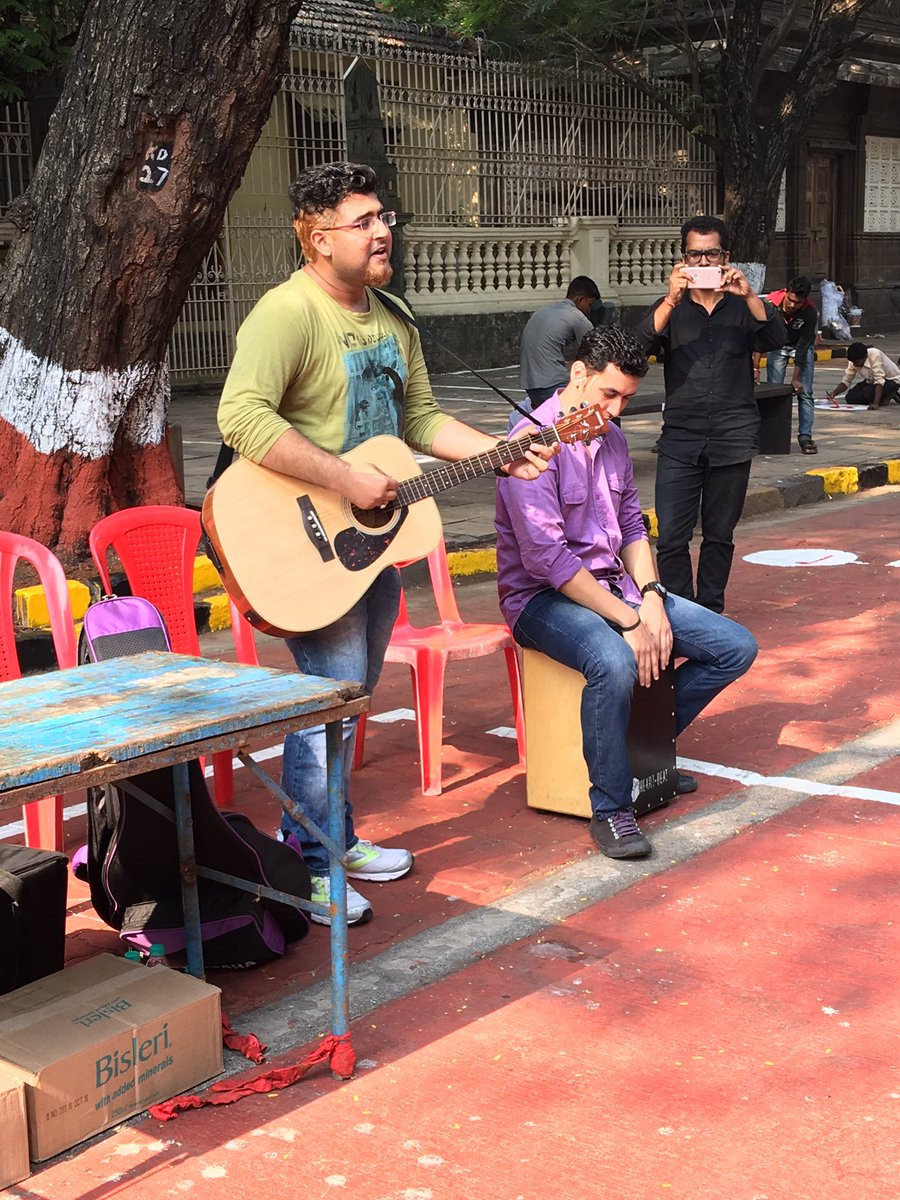 AUThackeray's tweet photo. Weekend Pedestrian Art Gallery at Kala Ghoda has started from this morning! Tweeps, do walk by! You'll like it! https://t.co/R5Pabalnh8