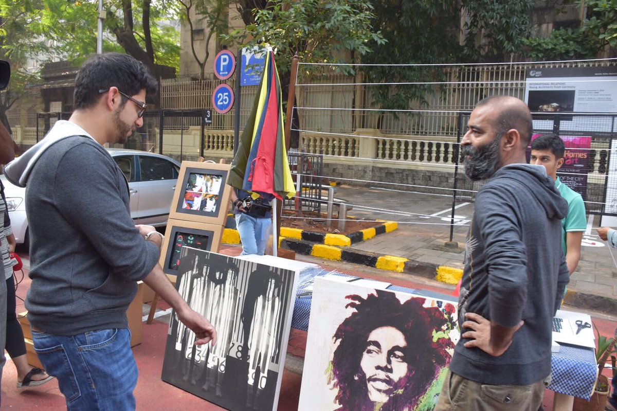 AUThackeray's tweet photo. Weekend Pedestrian Art Gallery at Kala Ghoda has started from this morning! Tweeps, do walk by! You'll like it! https://t.co/R5Pabalnh8