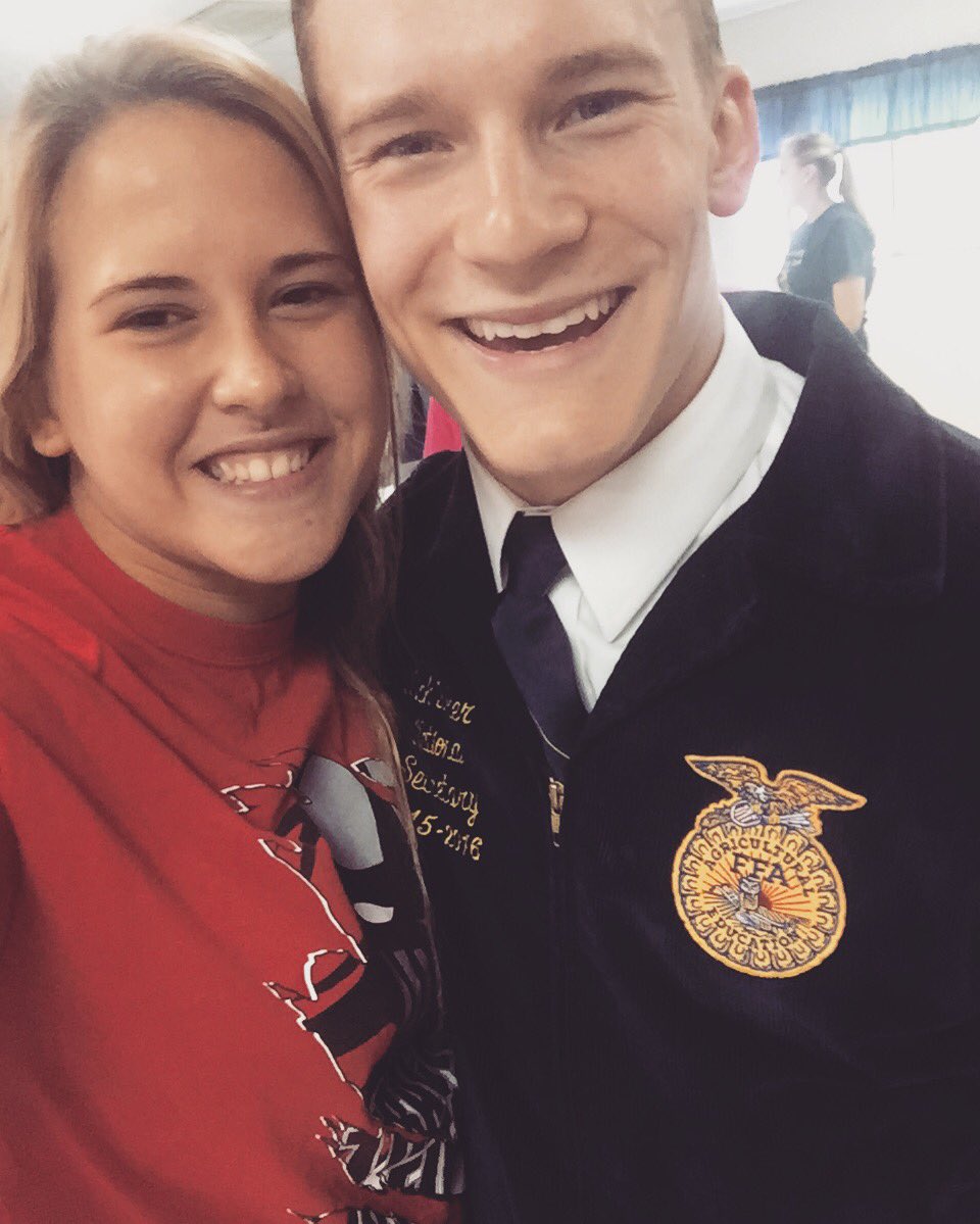KeeferCinthia's tweet photo. #vialt I miss state convention ❤️😭 @yesnickbaker https://t.co/Q3iLIt5R4I