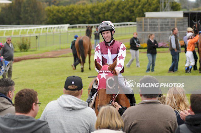 Country_Racing's tweet photo. LEICA DAY trained by the master @DKWeirRacing with John Allen aboard takes out the 2016 .@crownbet #HamiltonCup ๐#CountryRacing #ItsGotItAll https://t.co/g0KWSF2WMS
