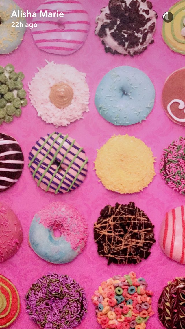 ErinCSuki's tweet photo. @ALISHAMARIE snapchat is goals.Folow her: Lidalu 💞💞💞 https://t.co/eVJjVIL5LU