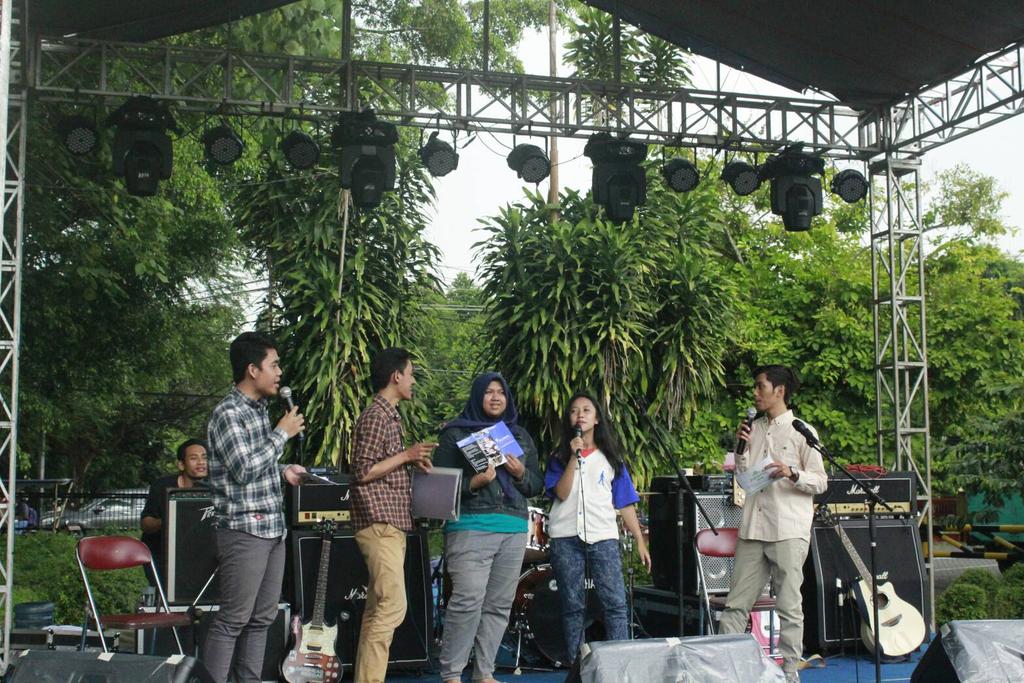 jogjajanan's tweet photo. It's AIESEC time!
Yuk yg kepo tentang AIESEC itu apaa, bisa banget langsung mampir di stand nya looh. Take the chance to be Agent of Change! https://t.co/06aFX1jCms