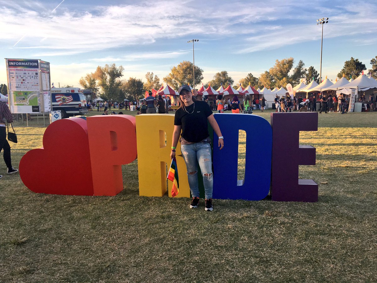 SabSumm_'s tweet photo. #PrideDay2 🤘🏼🏳️🌈 https://t.co/ez0kcCQw7Q