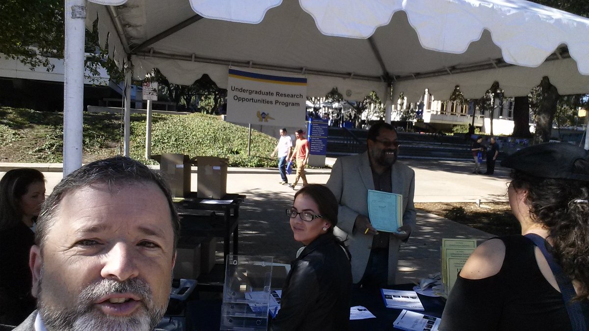 DenninMichael's tweet photo. Hanging out with #UROP #UCIsummersession #UCI CHP and #ucidue at Discover UCI #ZOT https://t.co/7RQe7sR6Mh