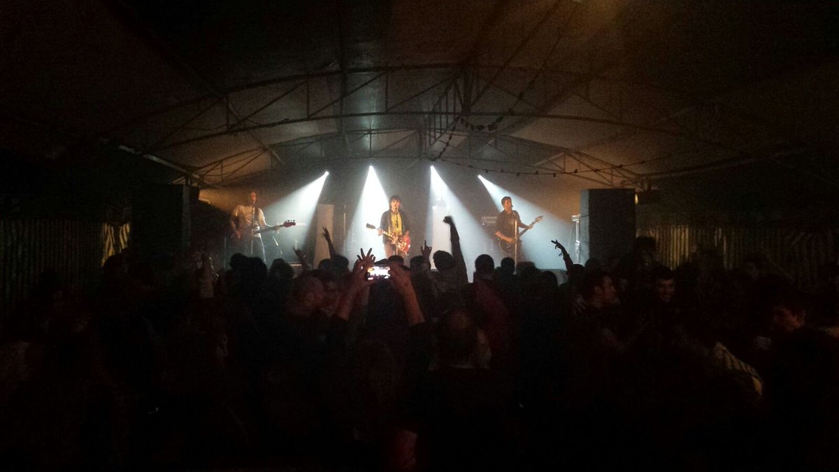 BagaBigaeus's tweet photo. Kontzertu ederra @UrtzTaldeak eskeinitakoa Urdiñarben.
Gran concierto ofrecido por el grupo Urtz en Urdiñarbe. https://t.co/DZfv1bZhmA