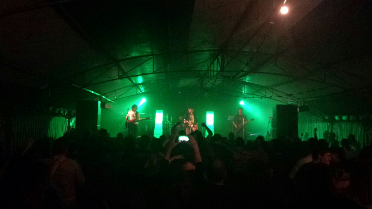 BagaBigaeus's tweet photo. Kontzertu ederra @UrtzTaldeak eskeinitakoa Urdiñarben.
Gran concierto ofrecido por el grupo Urtz en Urdiñarbe. https://t.co/DZfv1bZhmA