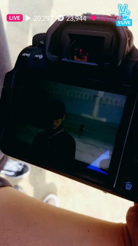 yooareapeach's tweet photo. ข้อดีของการมีแฟนเป็นตากล้อง #กี้กี https://t.co/3y9qgRImgE