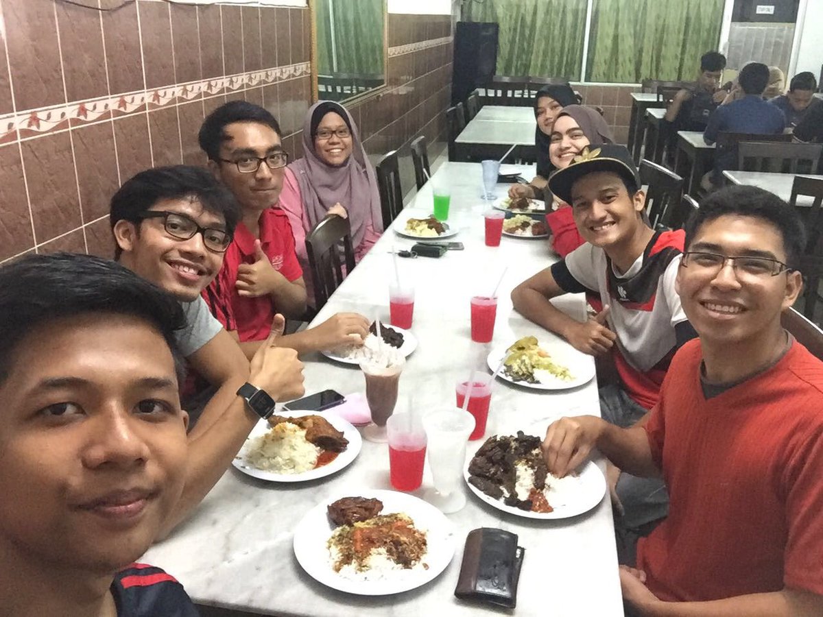 ammaranas_'s tweet photo. free lunch π΄ π #SRCUTP #MentorMentee https://t.co/32RrfzQ7Ng