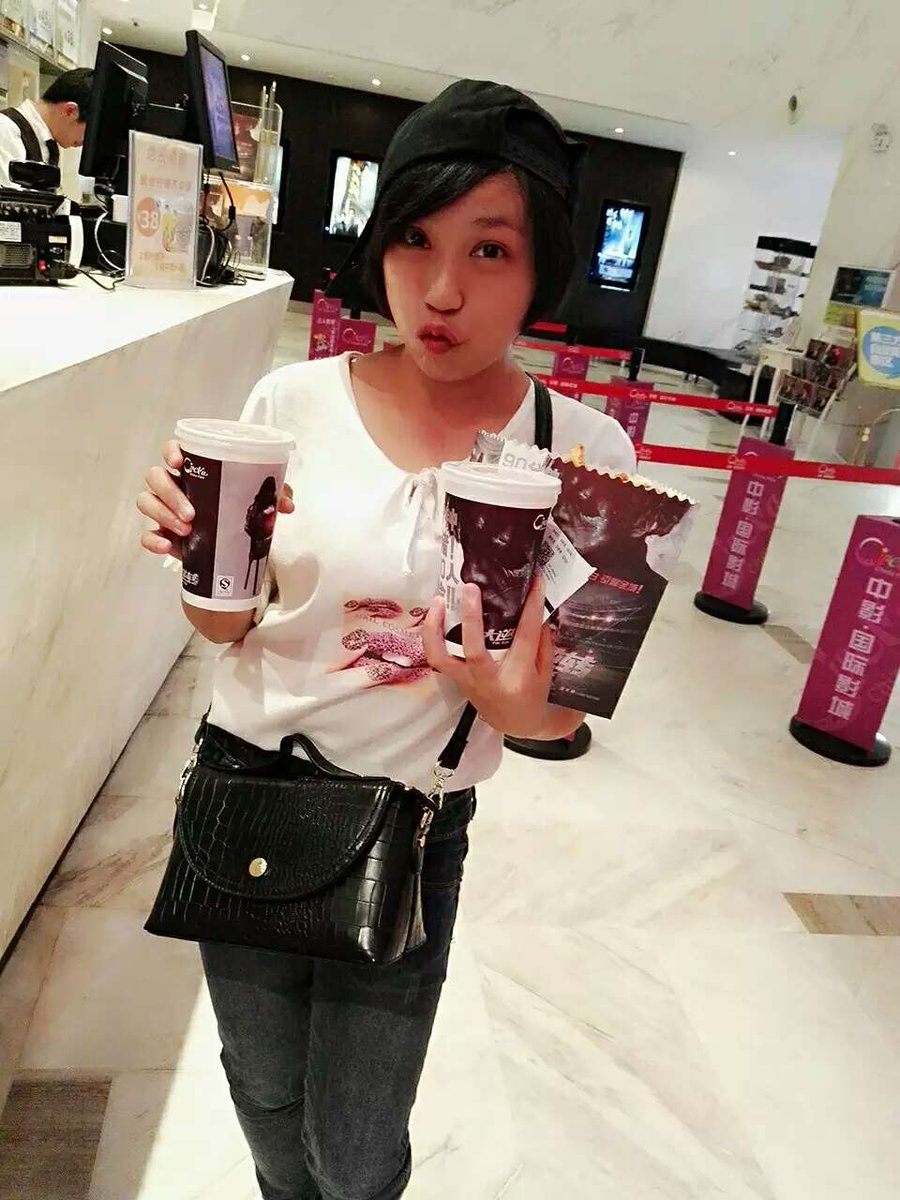 SarahPrin's tweet image. Life is so hard.