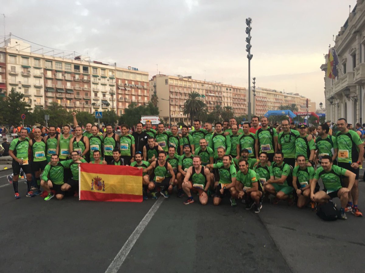 CLUB_RRT's tweet photo. Foto oficial!! @MedioMaratonVLC vamoooos!!! #ADisfrutar #ConConocimiento https://t.co/jL8ptgPf0t