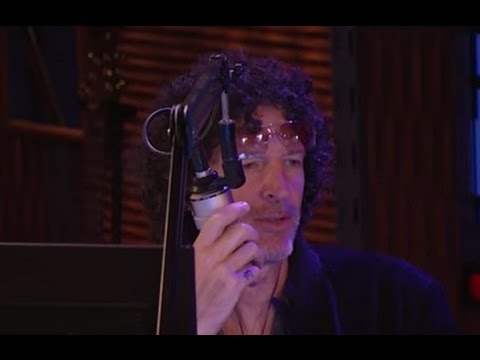 TubeFear's tweet photo. Howard Stern Addresses Trump Tapes, ... - https://t.co/ANKx9qoPcd #DonaldTrump #HillaryClinton #HowardStern #RobberyDocumentary https://t.co/fylsCpj3fe