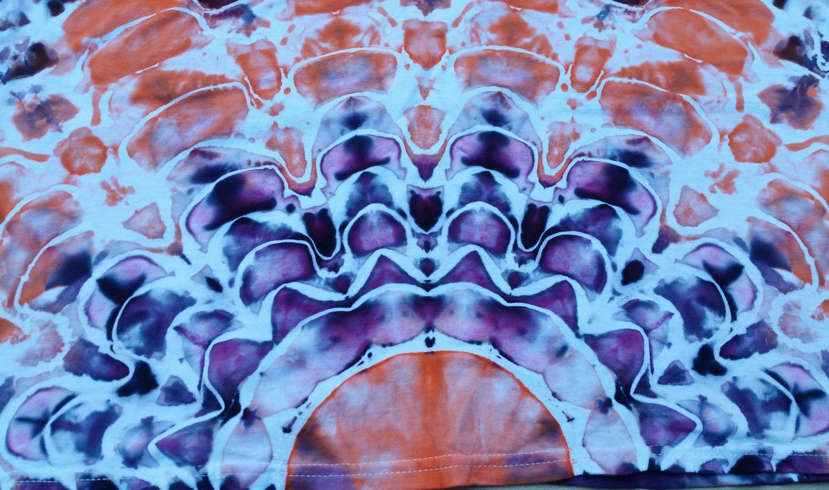 jasecase13's tweet photo. #JAYDYES #wearableart #tiedyeisart #icedye #handdyed https://t.co/hyDAUrOvzn