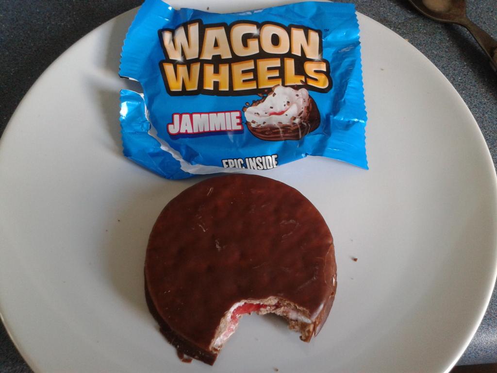 junuttall's tweet image. Wagon wheels are'nt as big as they used to be #burtonsbiscuits