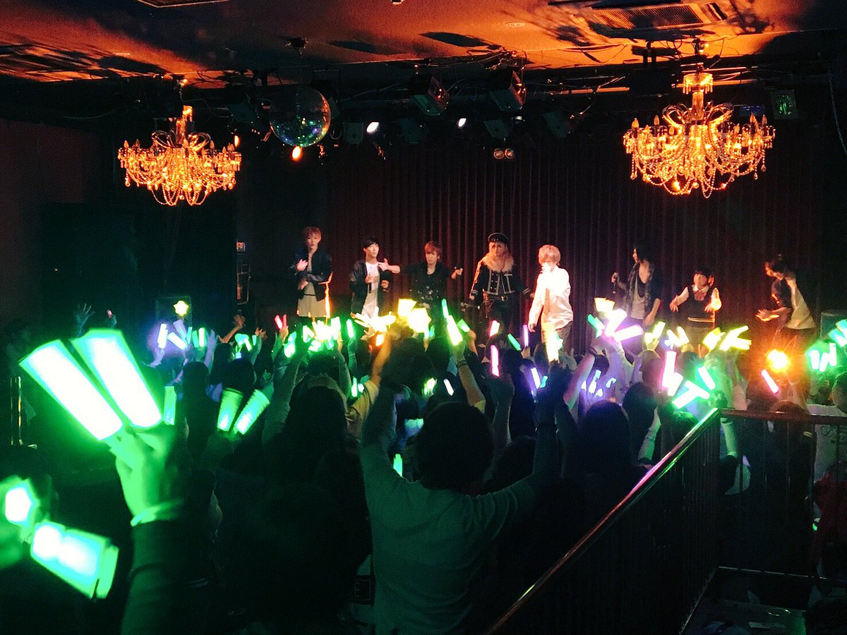 N_GIG_official's tweet photo. N-GIG EXTRA vol.2@梅田Shangri-Laありがとうございました！！
最後はみんなで六兆年と一夜物語でした！！！
長時間のライブだったのにあっという間に終わりました😳
また大阪でN-GIG開催したいと思います！

#えぬぎぐ https://t.co/h9smJRYLOY