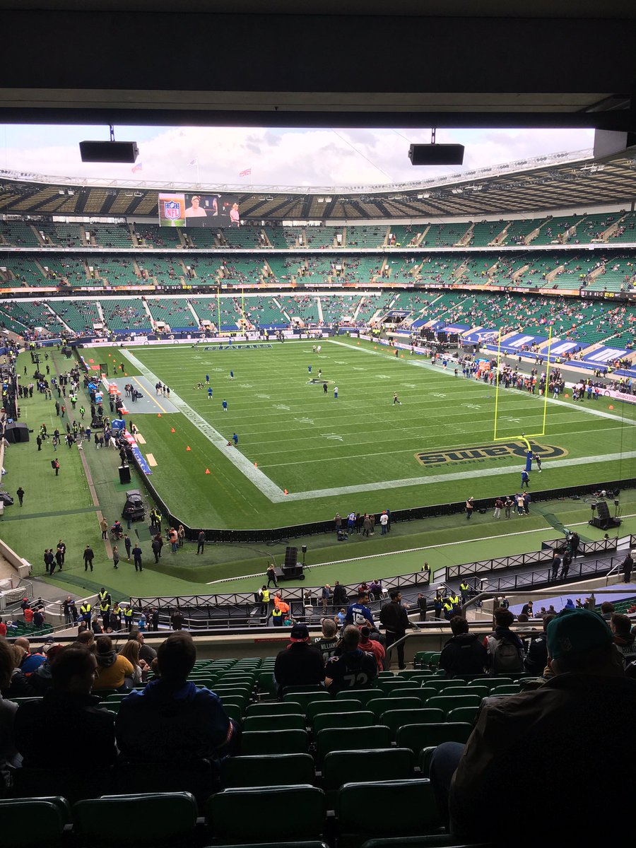 benb556's tweet photo. Watching the NFL at the home of Rugby, decent 🏈 #RamsGiants https://t.co/lVvxSezXT5