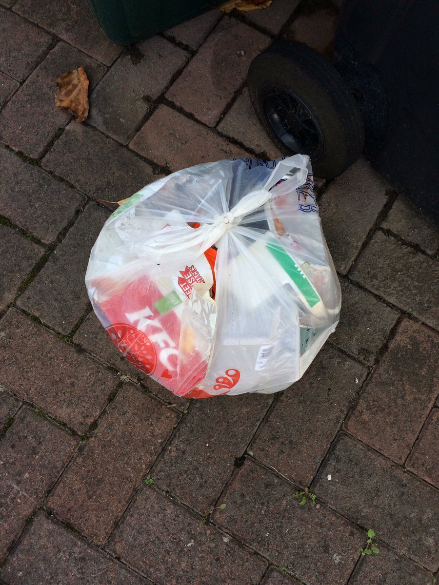 cleanfishponds's tweet photo. @BristolCouncil Amazingly, an extra half bag of waste just on Radley Road #Fishponds #BRISTOL https://t.co/EpH7rsNeMd