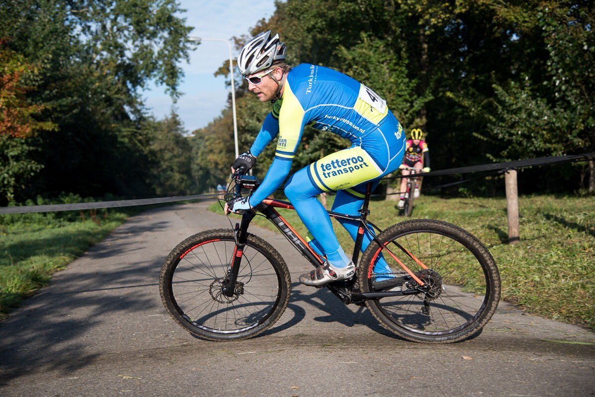 BeachBoysNwijk's tweet photo. @fietsmaatjes onze renners kunnen meer als hard rijden op de weg en @ophetstrand_nl Vanmorgen #Cross @RTVHa #SWABO VOOR Arjan Ruud en René https://t.co/8PybwQKhxL