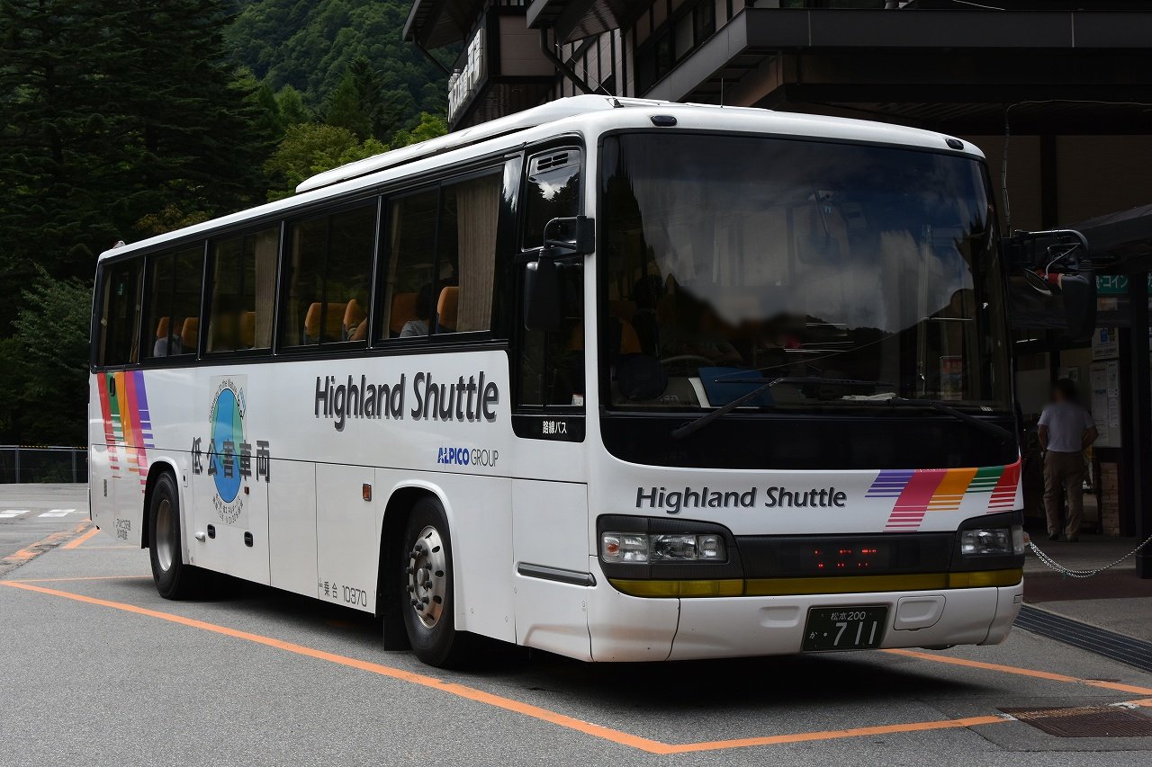 Northernlightexpress 彡 乗りバス 平湯温泉 15 00 から乗車した上高地行きの路線バス アルピコ交通のセレガrが来ました 初めてhimrのセレガｒに乗車いました V シーズンがシーズンなだけにこの時間でも満席で上高地まで走りました T