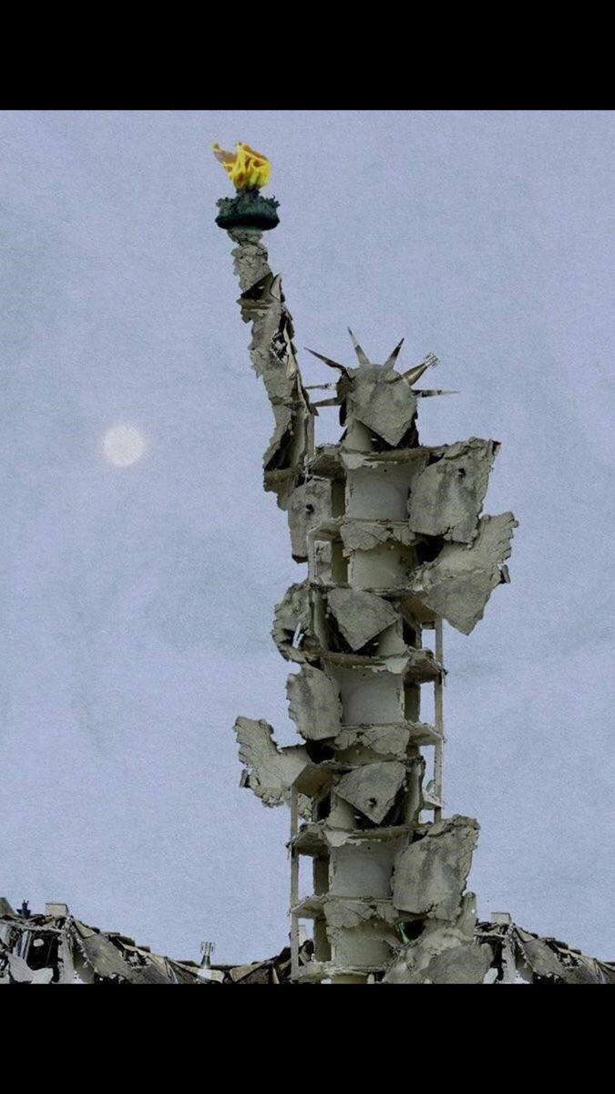 VanPetio's tweet photo. La statue de la liberté refaite par un artiste syrien avec les débris de sa maison.

Pour moi ça vaut le "Guernica" de Picasso... https://t.co/6iZeulRrcL
