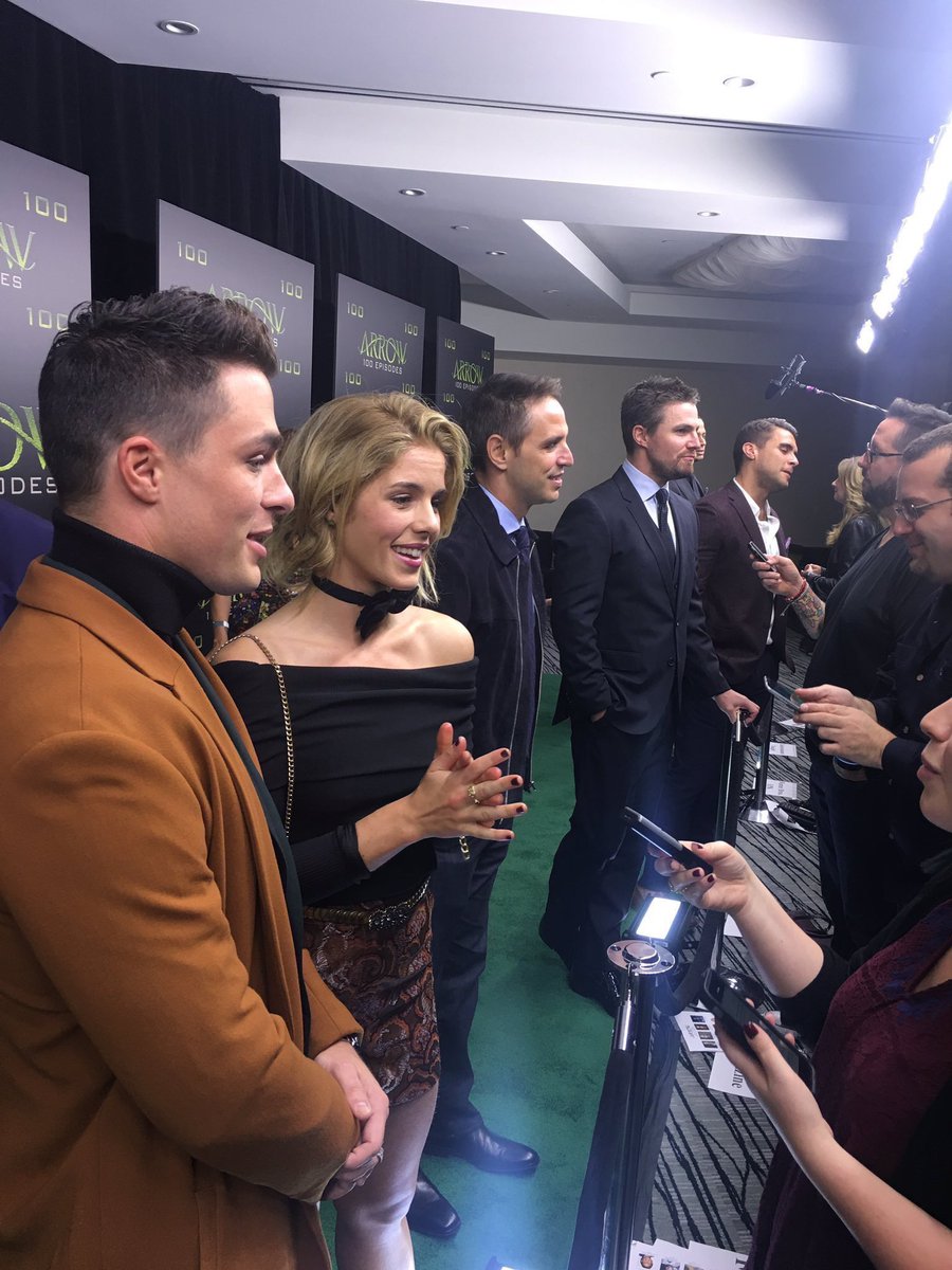 ColtonSourceFR's tweet photo. #PHOTOS Colton et le cast à la soirée célébrant les 100 épisodes de Arrow hier soir. #4 https://t.co/qEHejcTABa