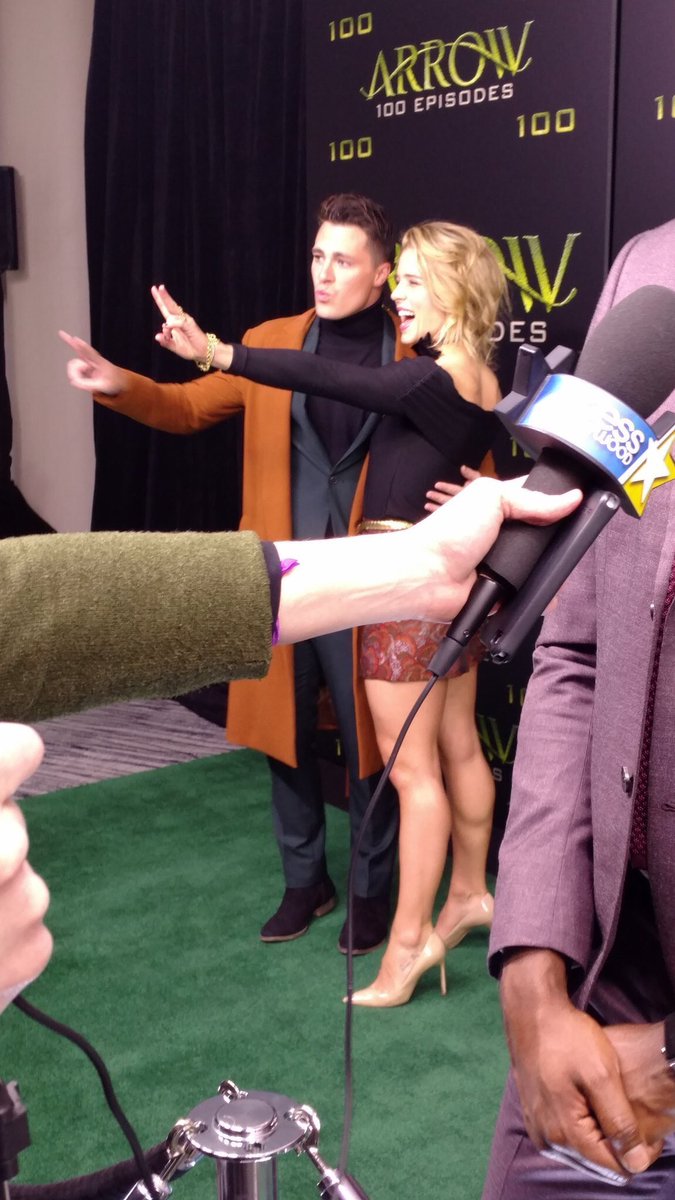 ColtonSourceFR's tweet photo. #PHOTOS Colton et le cast à la soirée célébrant les 100 épisodes de Arrow hier soir. #4 https://t.co/qEHejcTABa