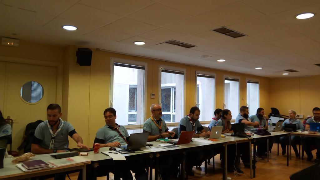 scout_es's tweet photo. Comienza el segundo día del #ConsejoScout con los informes y propuestas del #EquipoScout, OOFF y #ForoRover https://t.co/P3XsjFXpfb