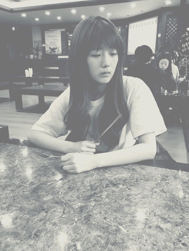 CvcE1SDVIAASd9E.jpg:large