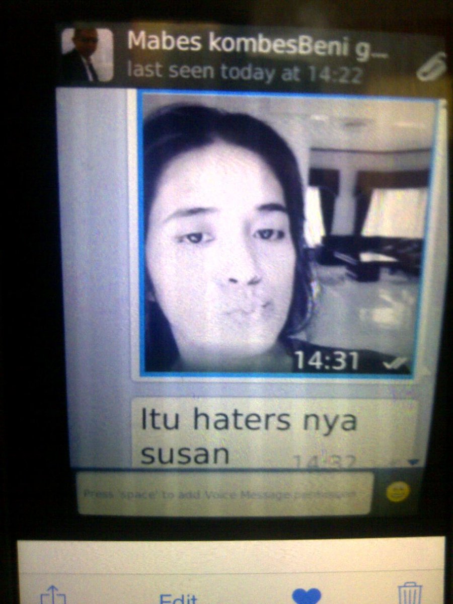 Nairaabusman2's tweet photo. @tartiruswandi07 @Lail0526 @Nancy_DBOMB  mbak yanti lucu pake ngelapori gue k polisi pake photo ini lagi ini photo siapa 😀 https://t.co/a17r55Ez8M