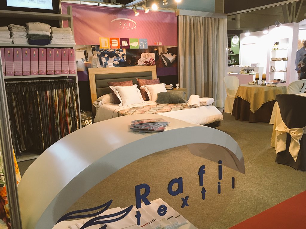 Buenos días, comienza el show.