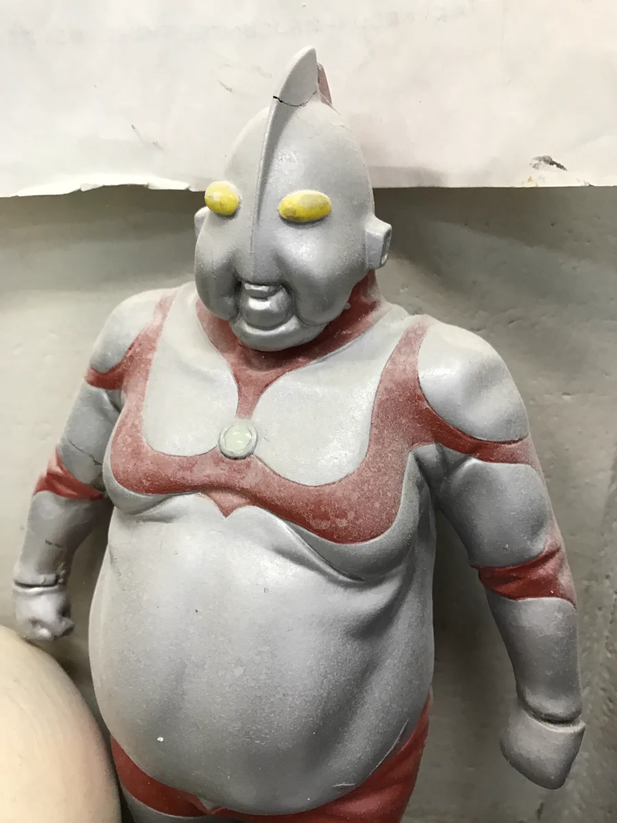 これじゃ地球を守れないｗｗｗ『ウルトラマン』ならぬ『デブトラマン』ｗｗｗ