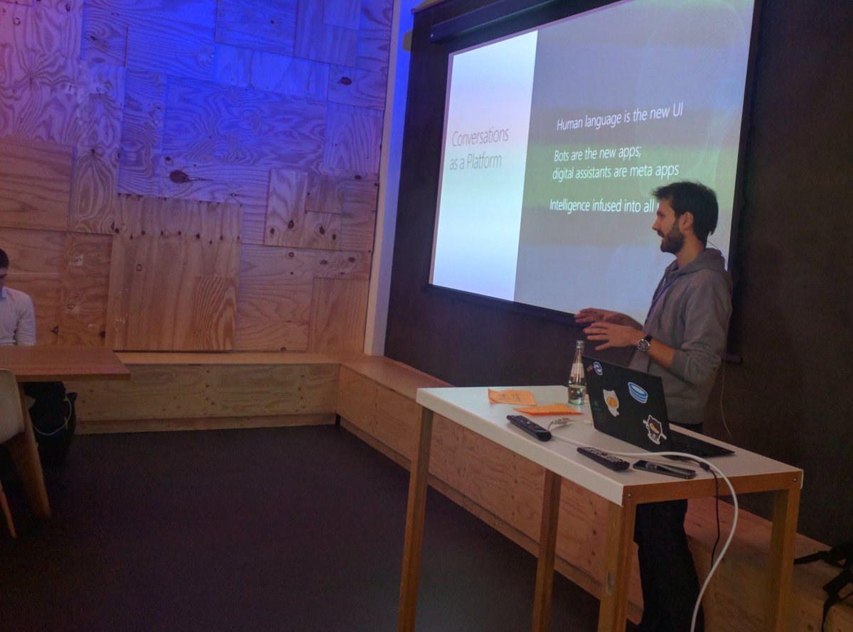 gdgduesseldorf's tweet image. @maltelantin kicked of todays #DevFestdus #DevFest16 #GDGdus with his Talk  duesseldorf.devfest.de/schedule/day2?…