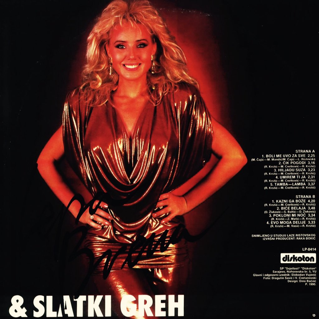 Brena_news's tweet photo. @LepaBrena_TW 23.10.1990. izasao je album "Boli me uvo za sve" #Diskoton 🎤🎶🎶💋 https://t.co/yEvZlNCJwJ