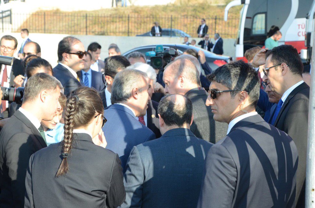YavuzUgurdag's tweet photo. Sn CUMHURBAŞKANIMIZA YENİ FUAR PROJEMİZİ SUNDUK HERŞEY İNEGÖL MOBİLYASI İÇİN @huseyinsahinnet @RT_Erdogan https://t.co/aI2wA0AhbX
