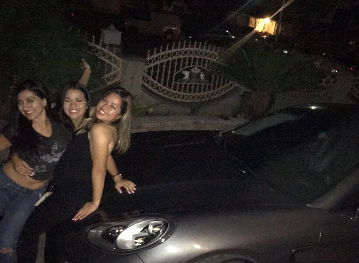 RitaBianey's tweet photo. These bitches really took a pic in front of Daisy's Porsche . Ahah #LevelUpBitches https://t.co/iAvgvNx7vx