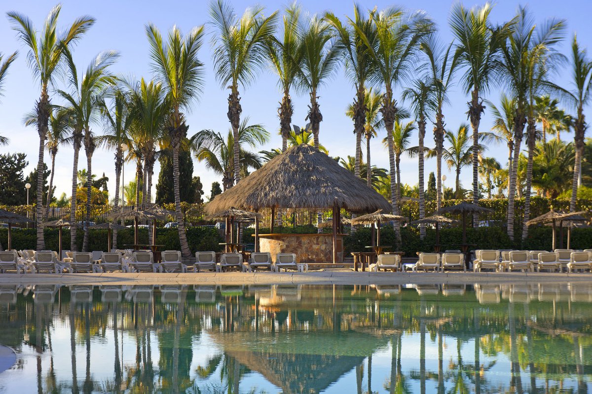 TUIDeutschland's tweet photo. 💰Der Countdown läuft💰 Noch bis morgen 30% sparen: Hotel Maspalomas Princess**** auf Gran Canaria. https://t.co/z3xnzLjAeC #TUIDeals https://t.co/42eTdvB9cn